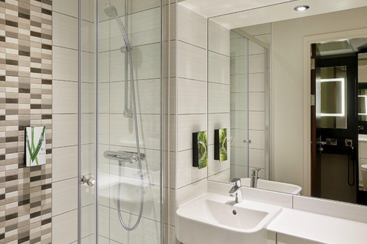 Premier Inn Epsom Central Esterno foto